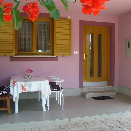 Apartment Vesna 1 *
